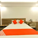 Oyo 270 Xumi Hotel