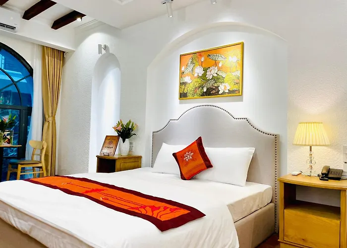 La Mandarina Hotel & Travel At 13 Hang Hanh Street