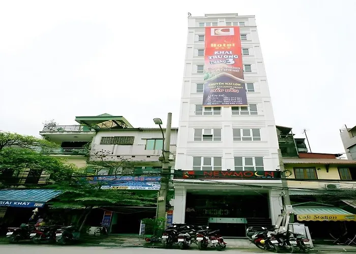 Khách sạn New Moon