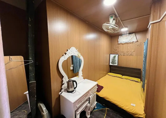 Head Of Old Quater - Cheap - Sharewc