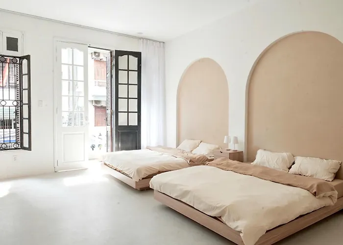 Centrally Located Homestay In Hanoi - Room 201