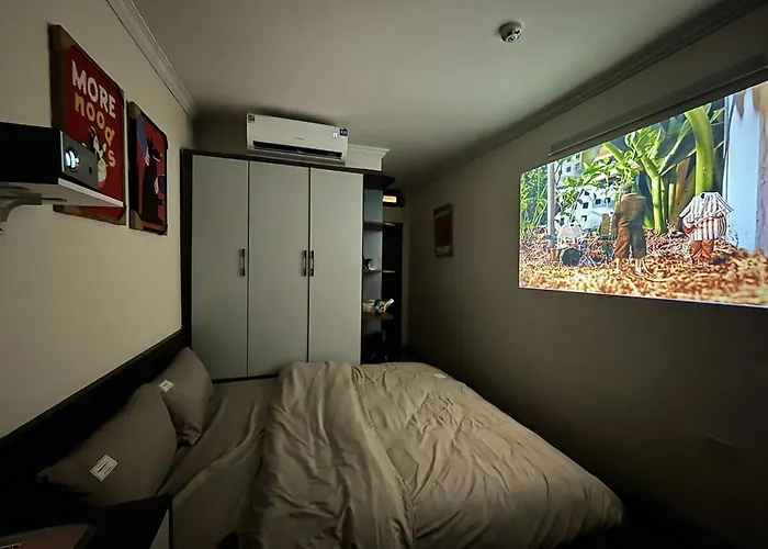 Noir House