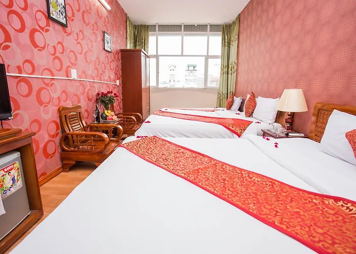 Khách sạn Grand Holiday 2