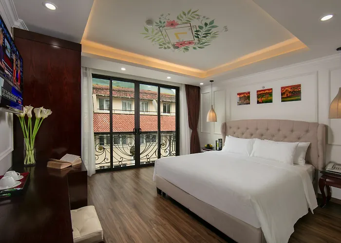 Golden Legend Palace Hotel & Travel