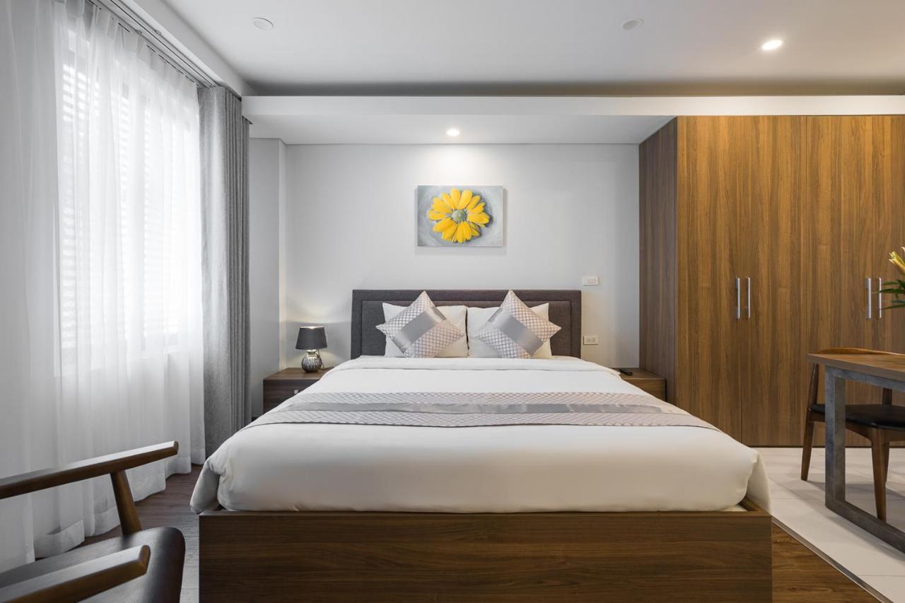 Hotel Narcissus & Hanoi