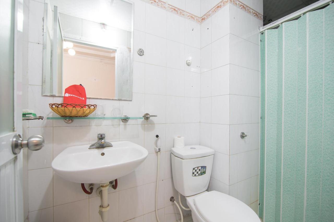 Hotel Reddoorz Near Nha Tho Street 2*