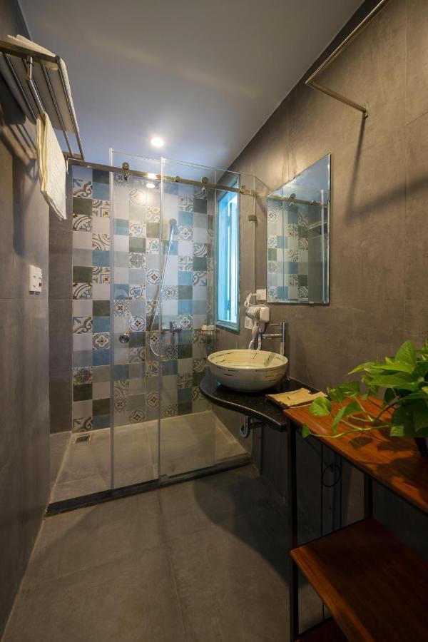Centraltique Downtown - Bespoke Colonial House Near Hoan Kiem *