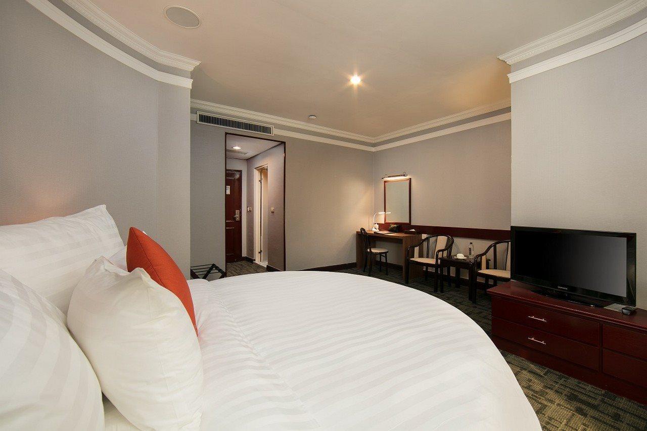 Side 4* Hanoi