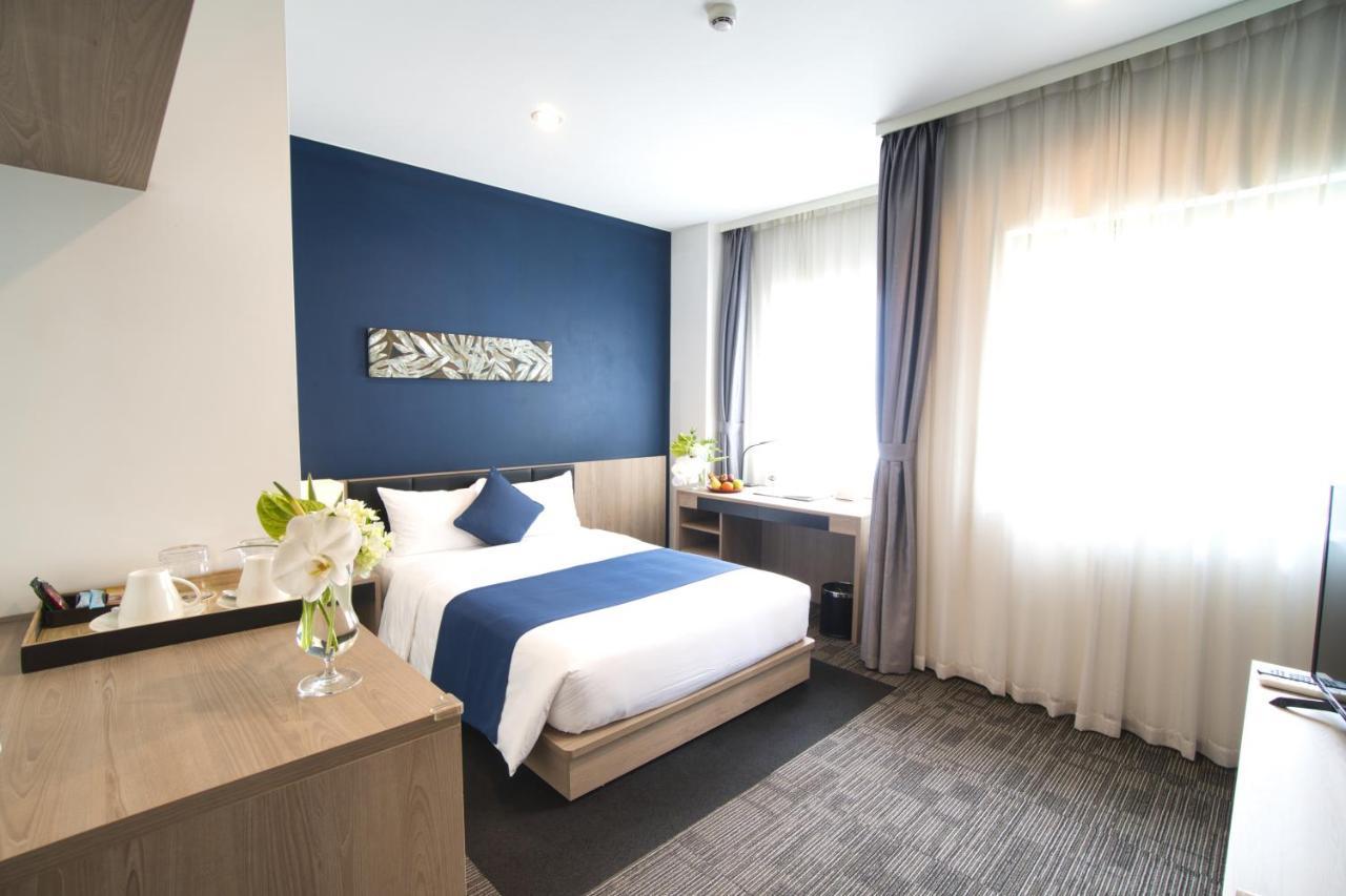 Roygent Parks 4*