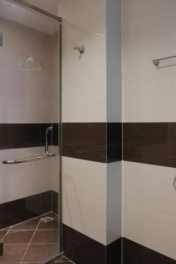 Aparthotel Lakewood House