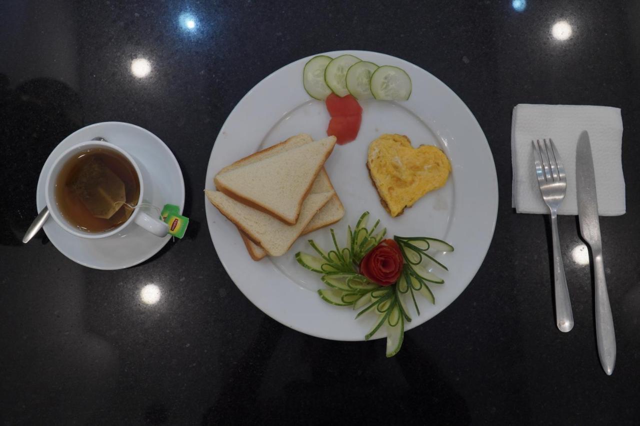 Asrama Thuc At 3am - Lotus Hanoi