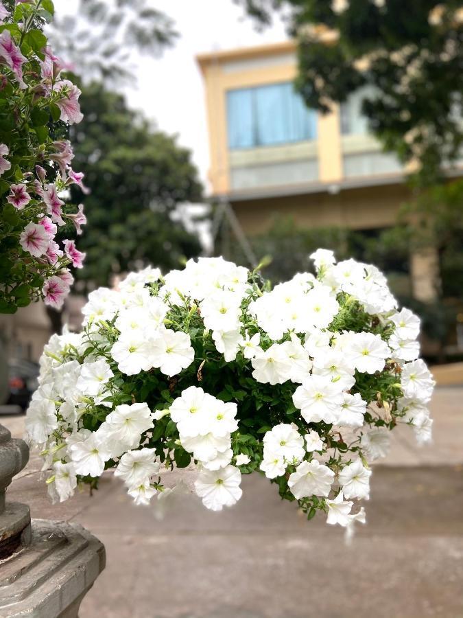 Hotel Khach San Cong Doan Quang Ba Hanói