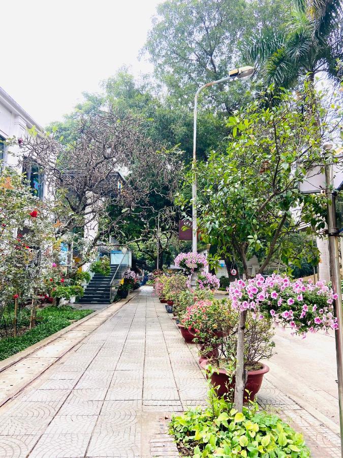 Hotel Khach San Cong Doan Quang Ba