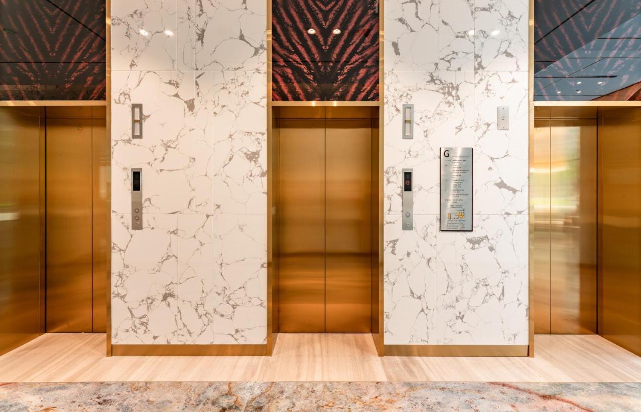 Hotel Moevenpick Living West 5*