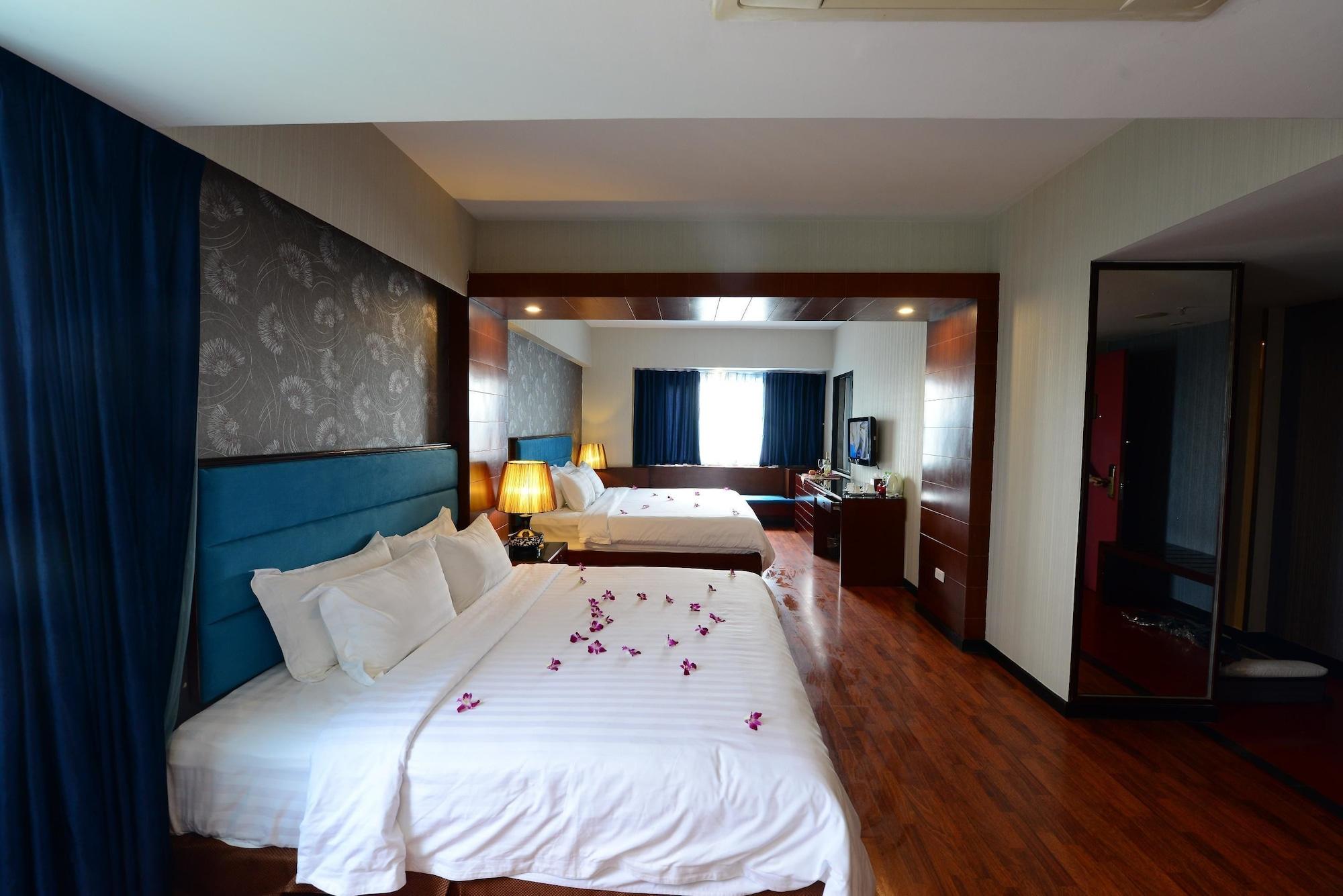 Ja Cosmo And 4* Hanoi