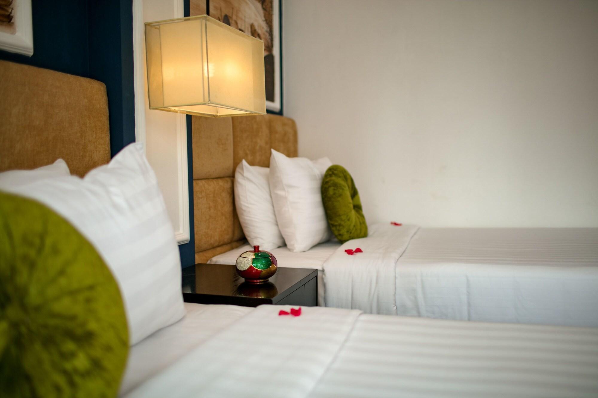 Chic Boutique Hotel 3*