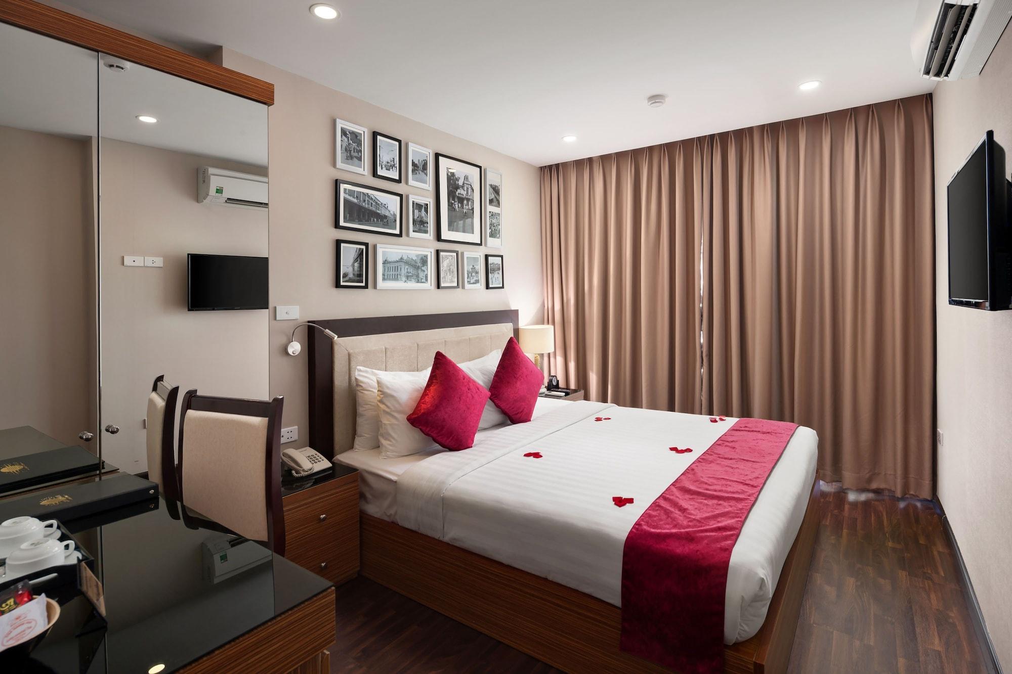 Hotel Golden Moon & Travel