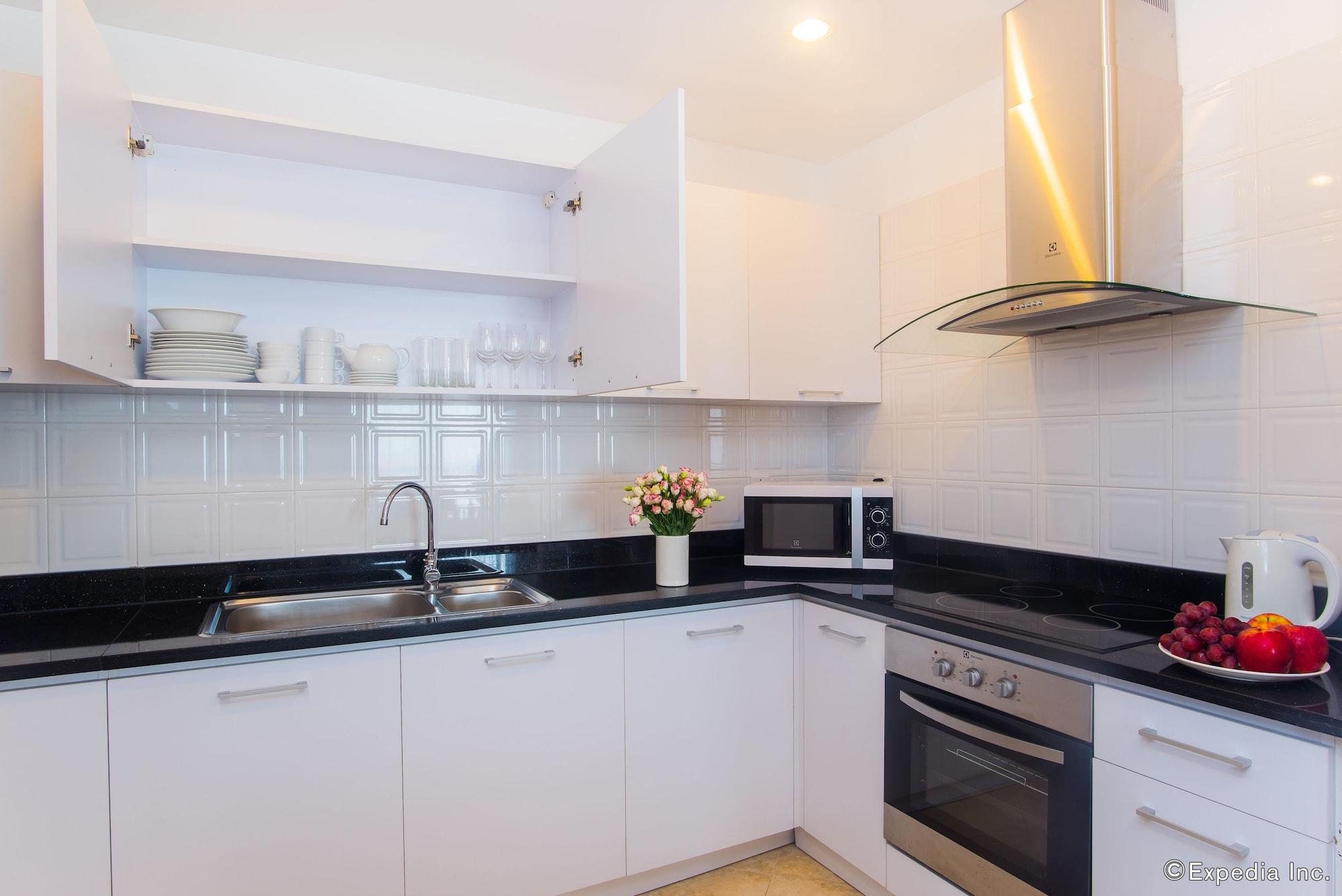 Elegant Westlake Hotel 5*