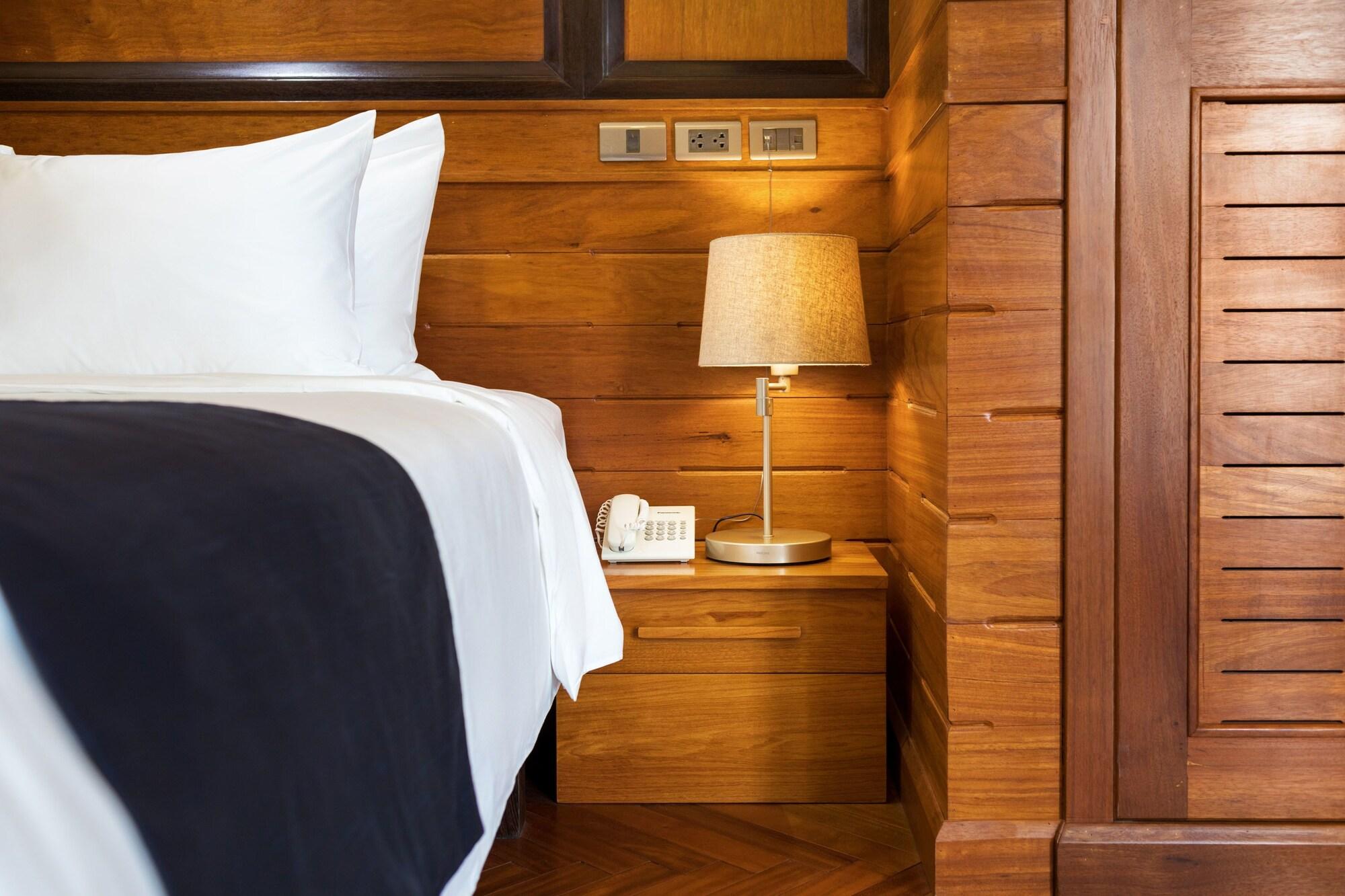 Bay & Restaurant 4* Hanoi