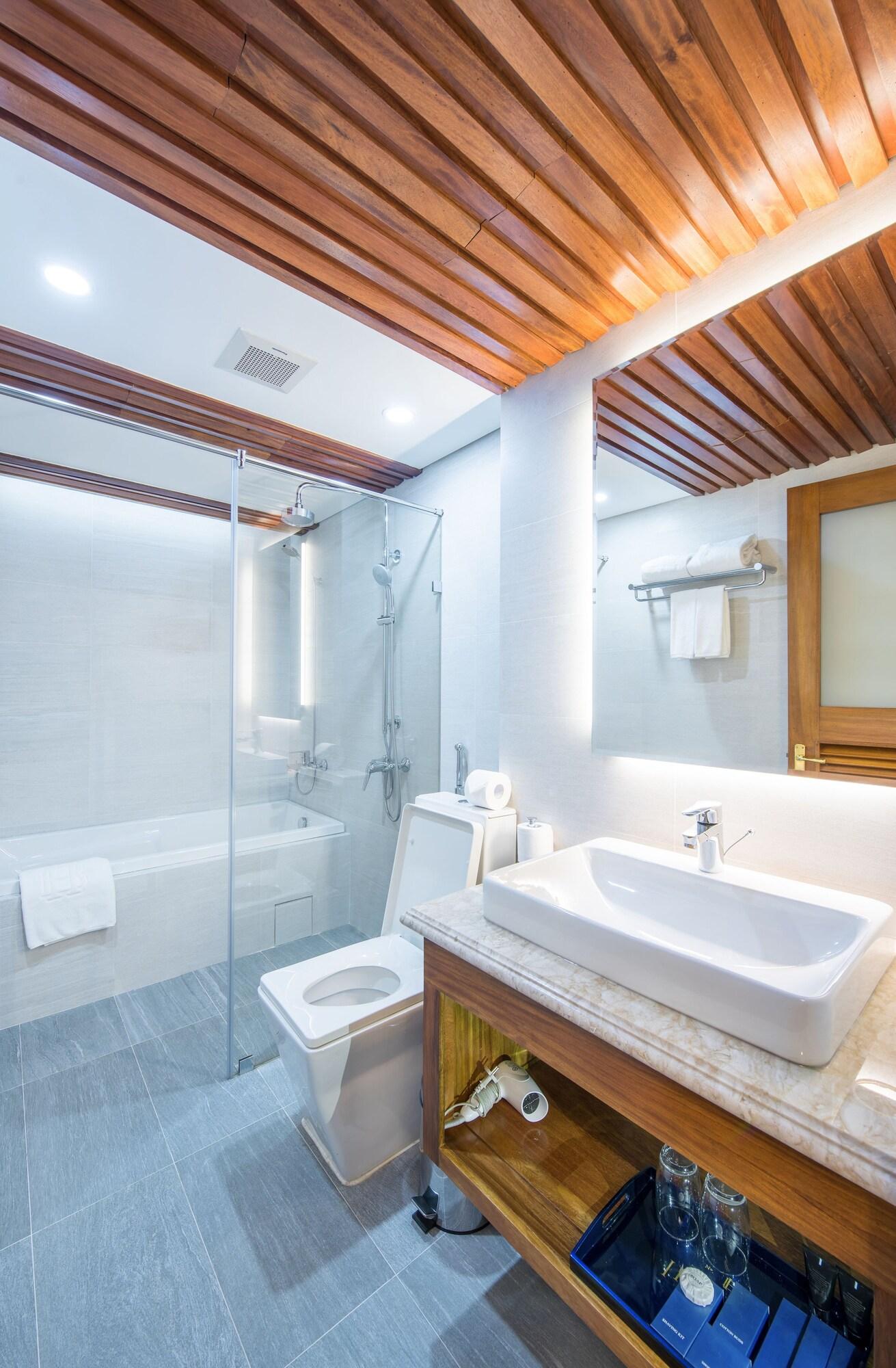 Bay & Restaurant Hotel Hanoi