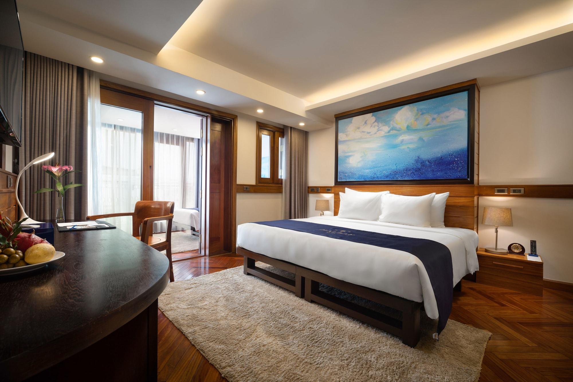 Hotel Bay & Restaurant 4*