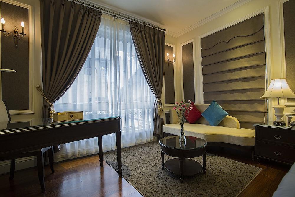 New Era & Hotel 4*