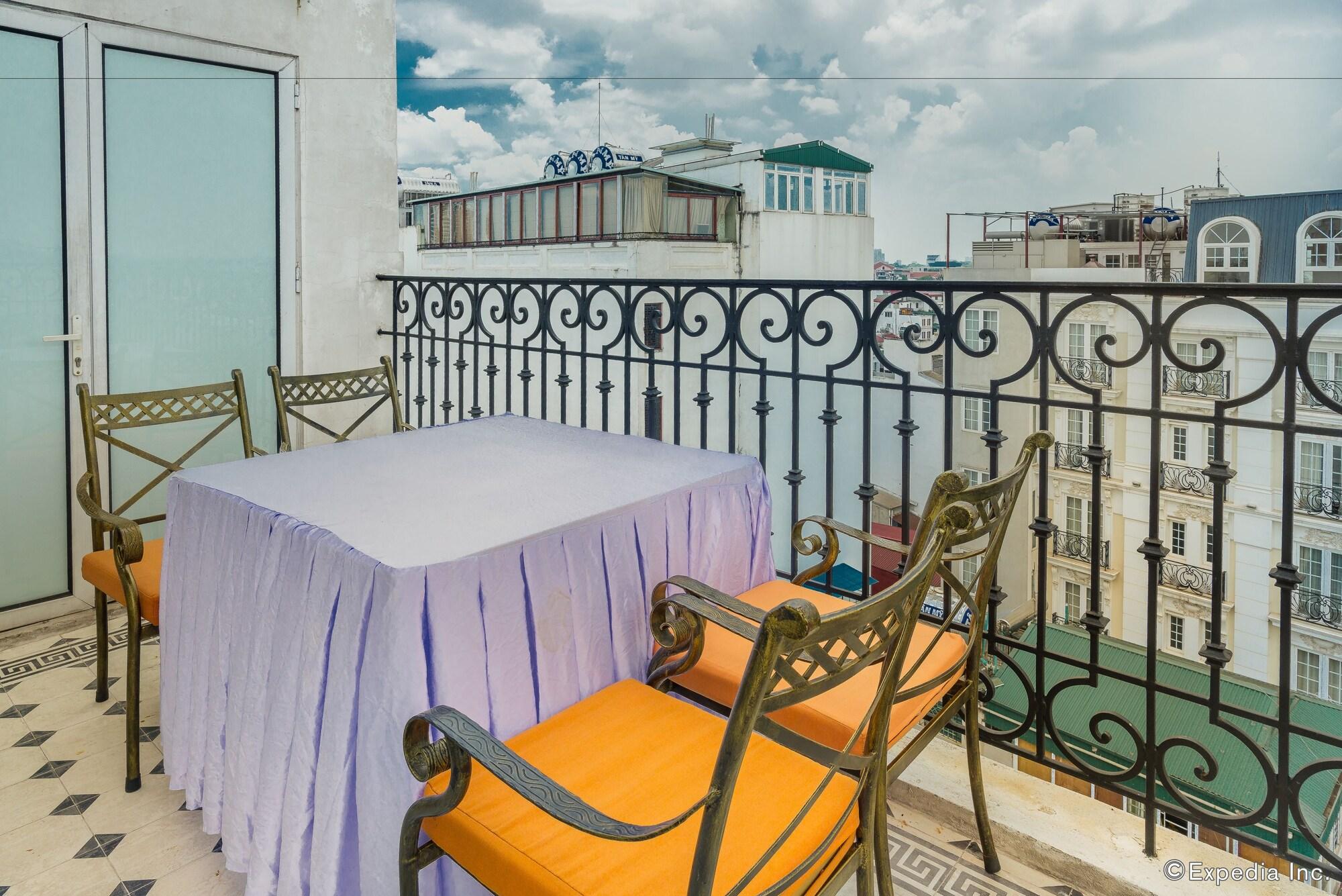 The Palmy & Hotel 4*