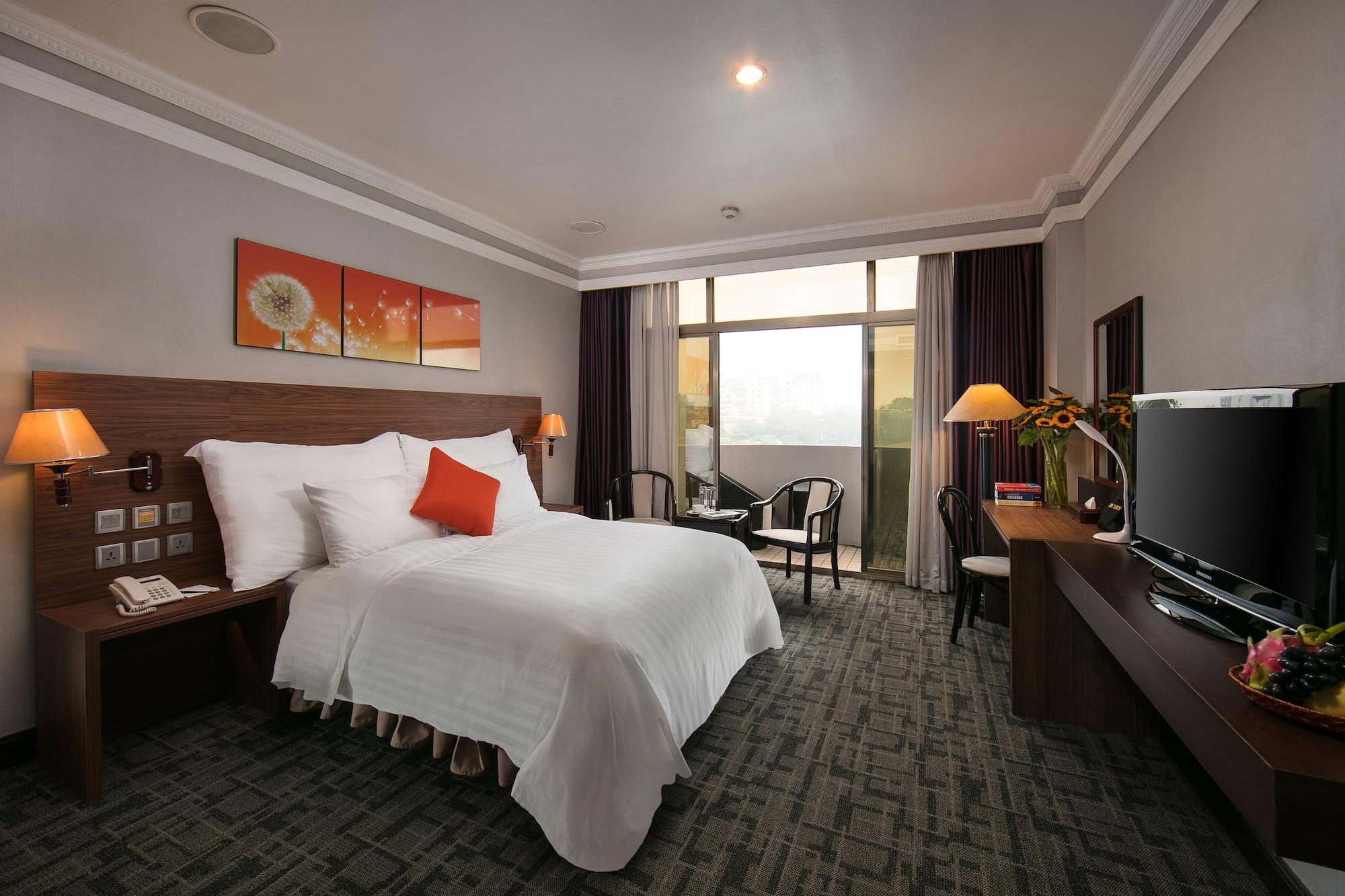 Side Hotel 4*
