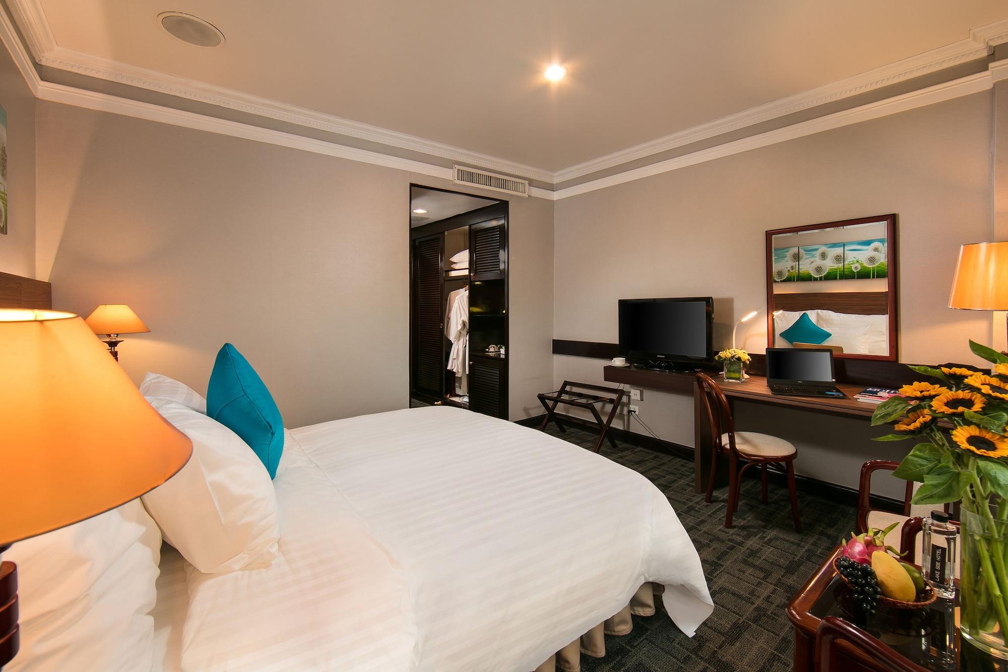 Hotel Side 4*