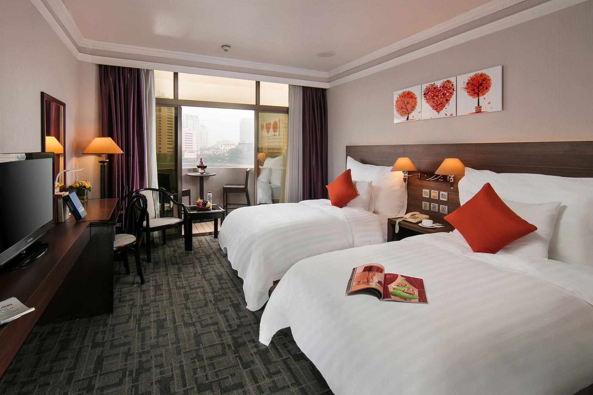 Hotel Side 4*