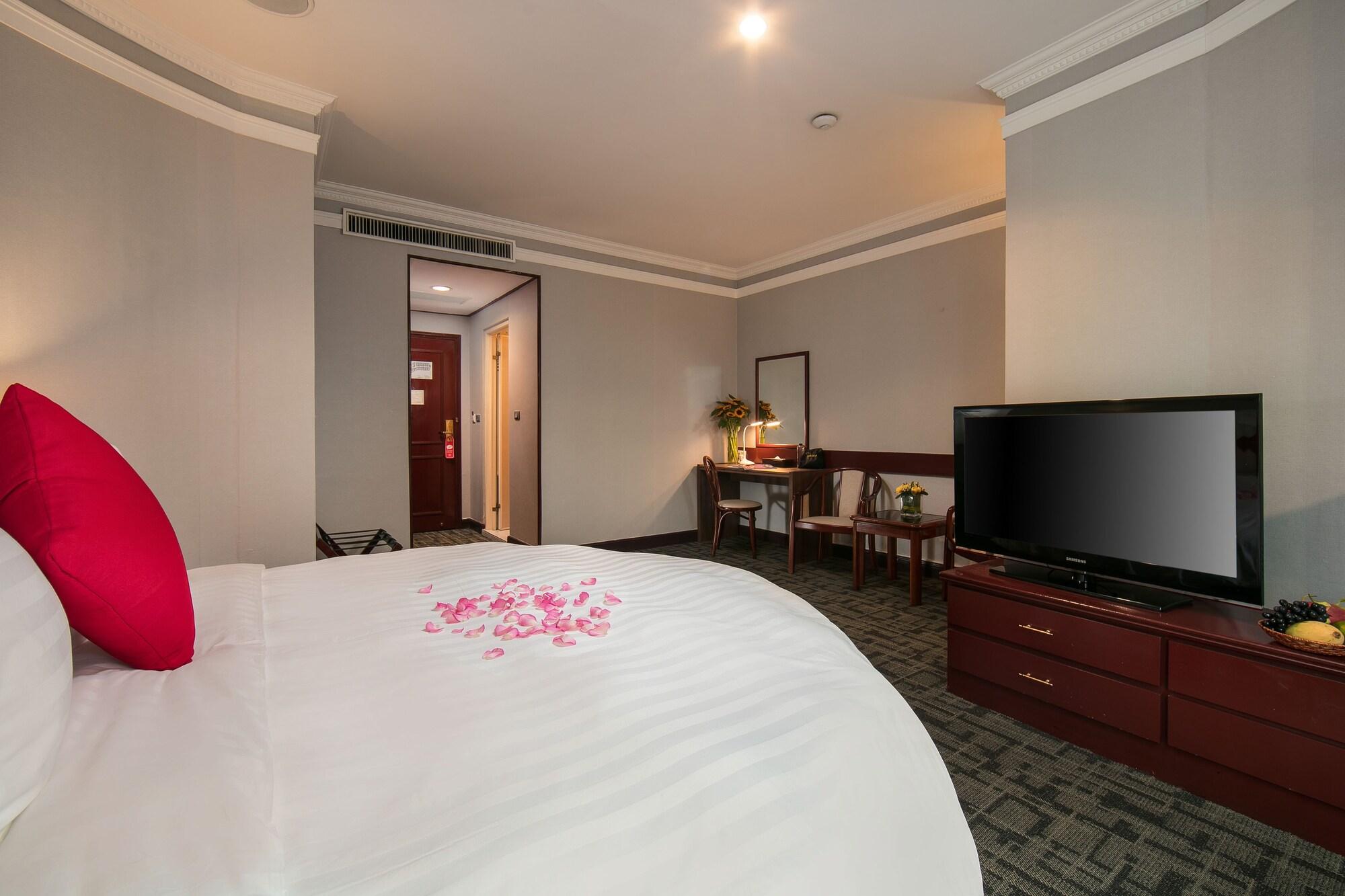 Side Hotel 4*