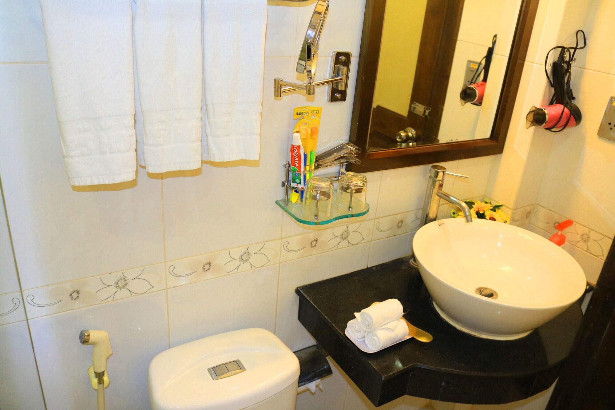 A25 - 28 Trần Quý Cáp 2* Hà Nội