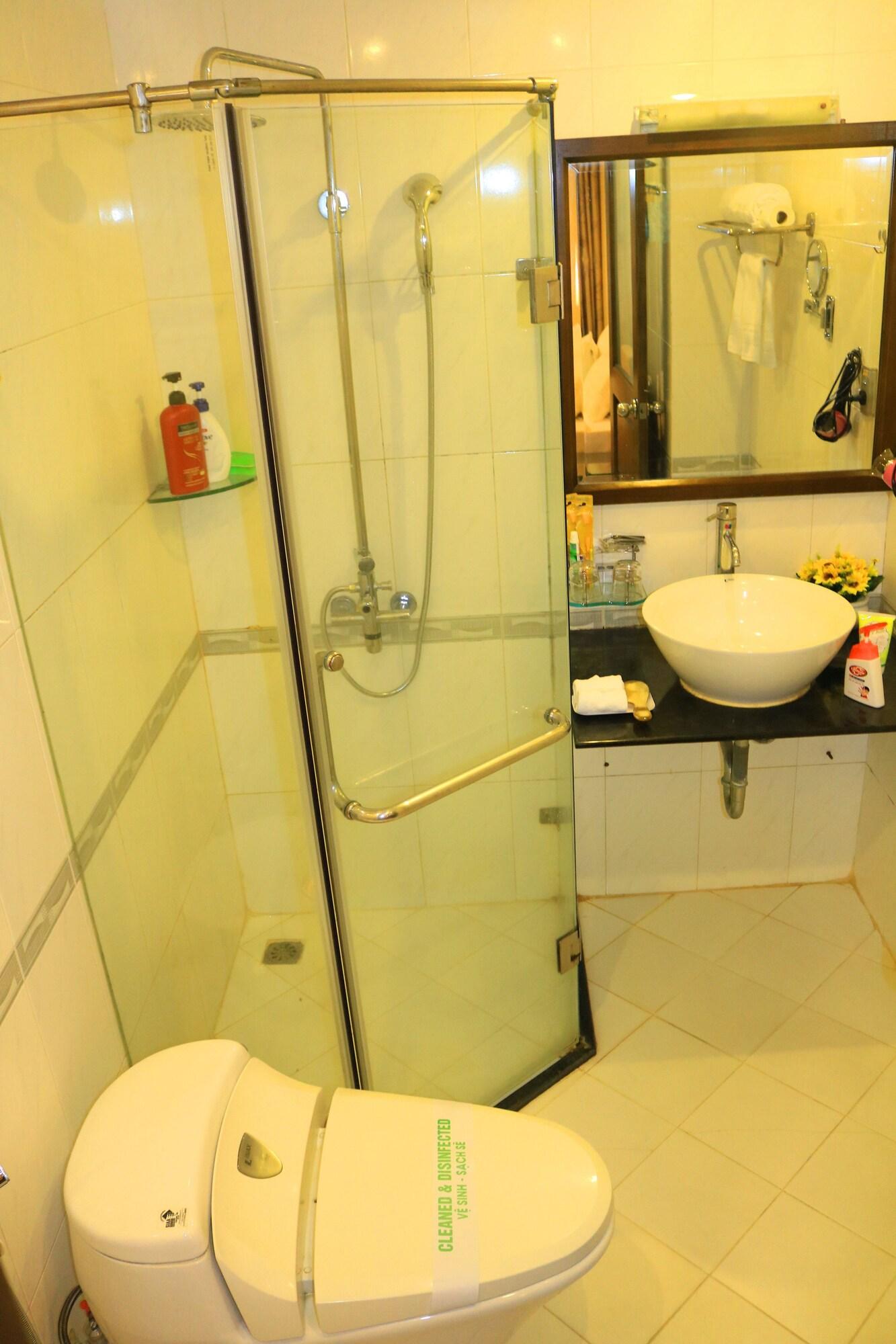 Khách sạn A25 - 28 Trần Quý Cáp 2*