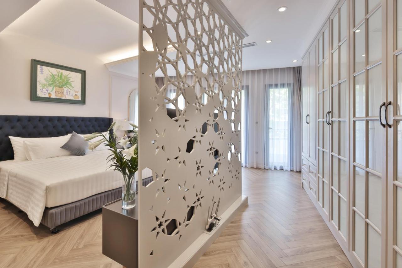By Vitrine Apartment *