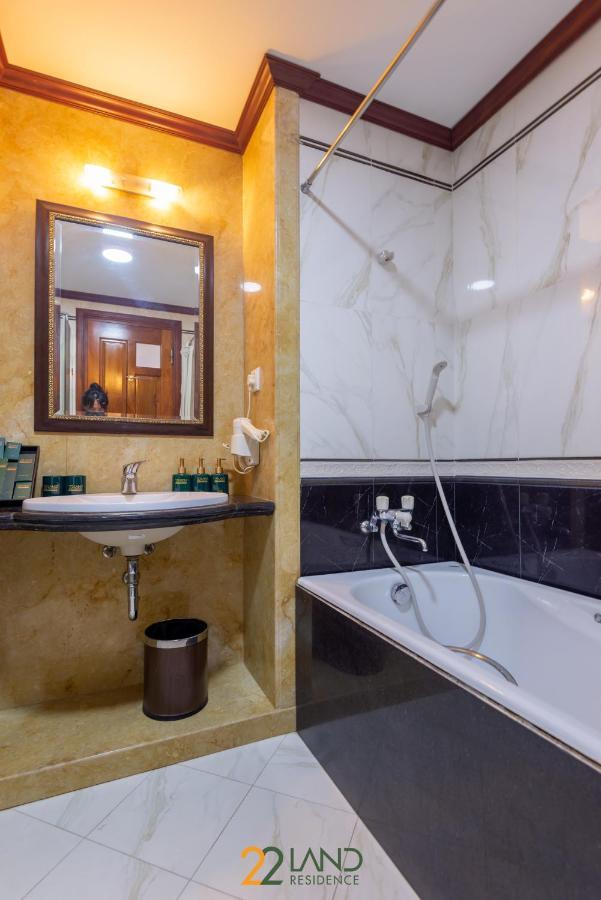 22land & Hoan Kiem 4*