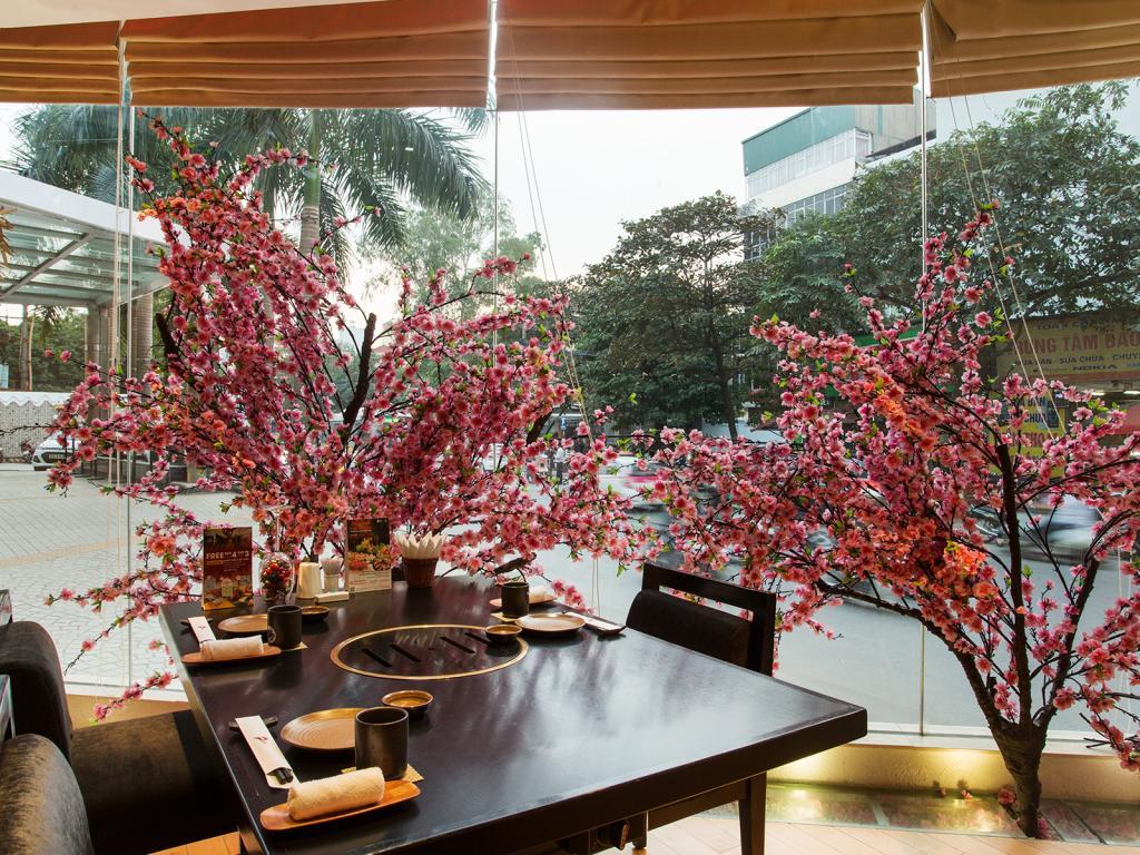 Side 4* Hanoi