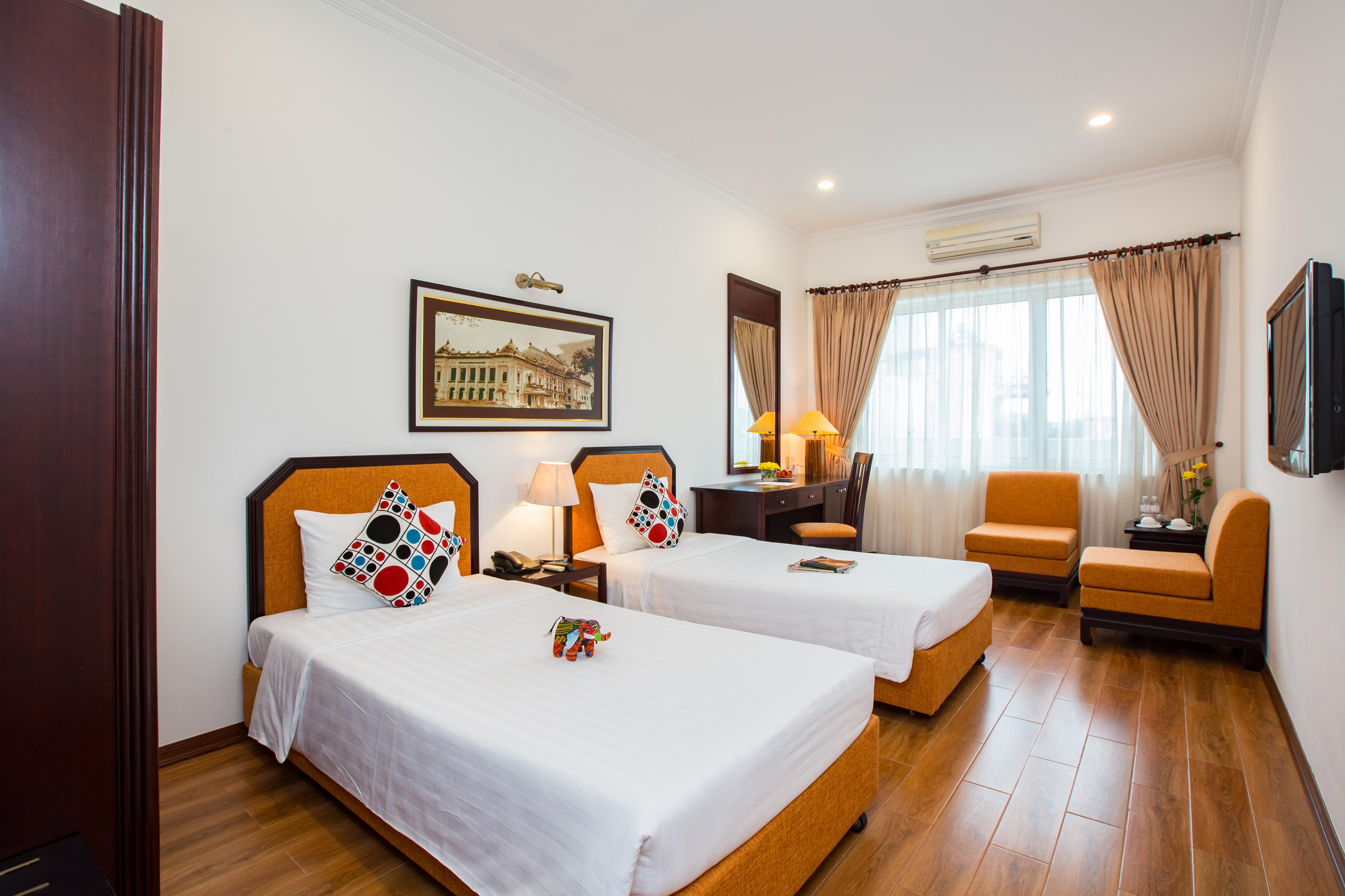 Thang Long Espana Hotel