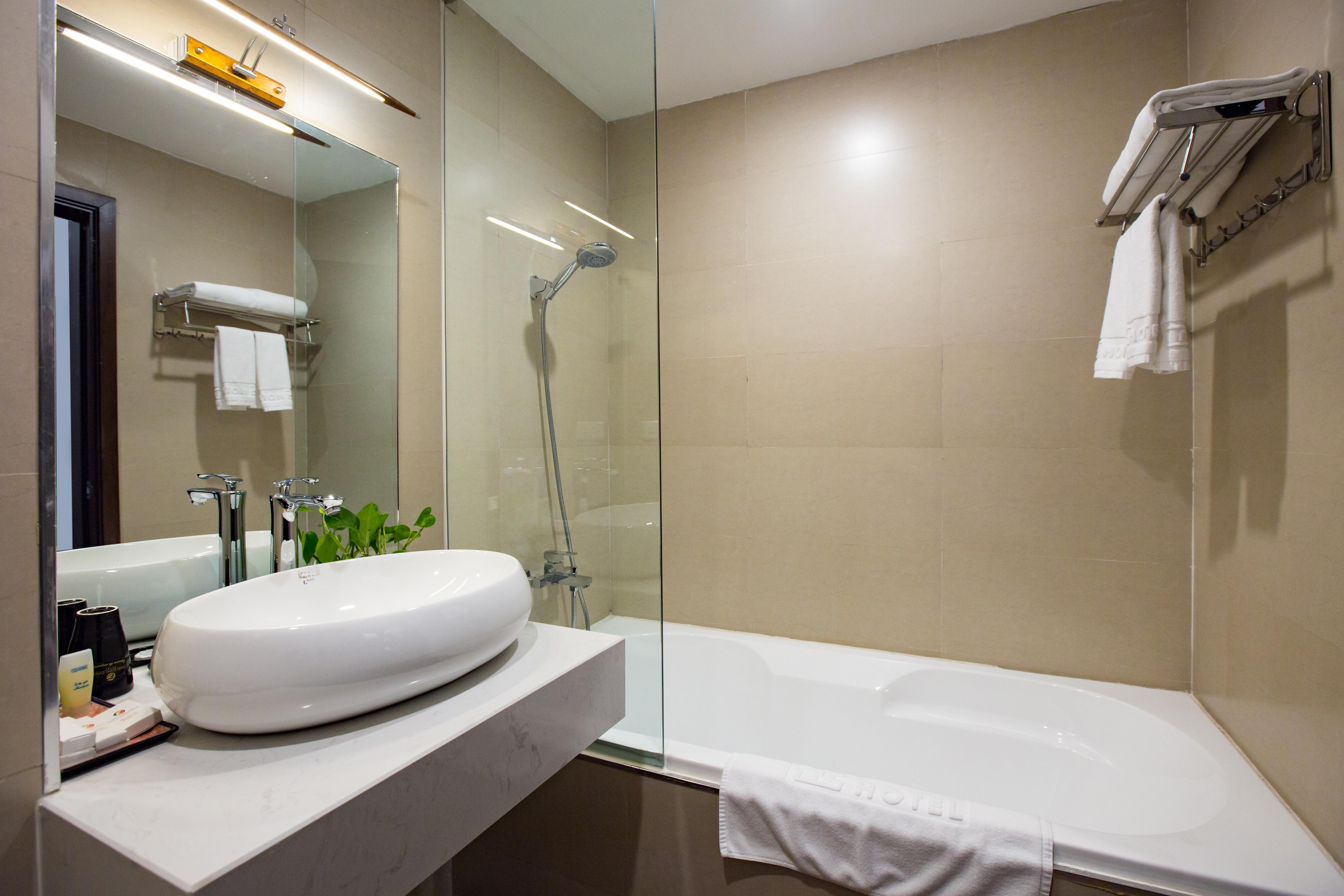 Thang Long Espana Hotel