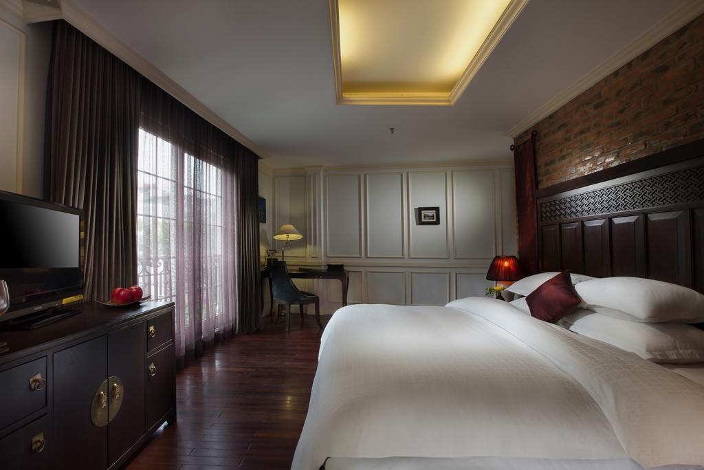 Boutique & Hanoi