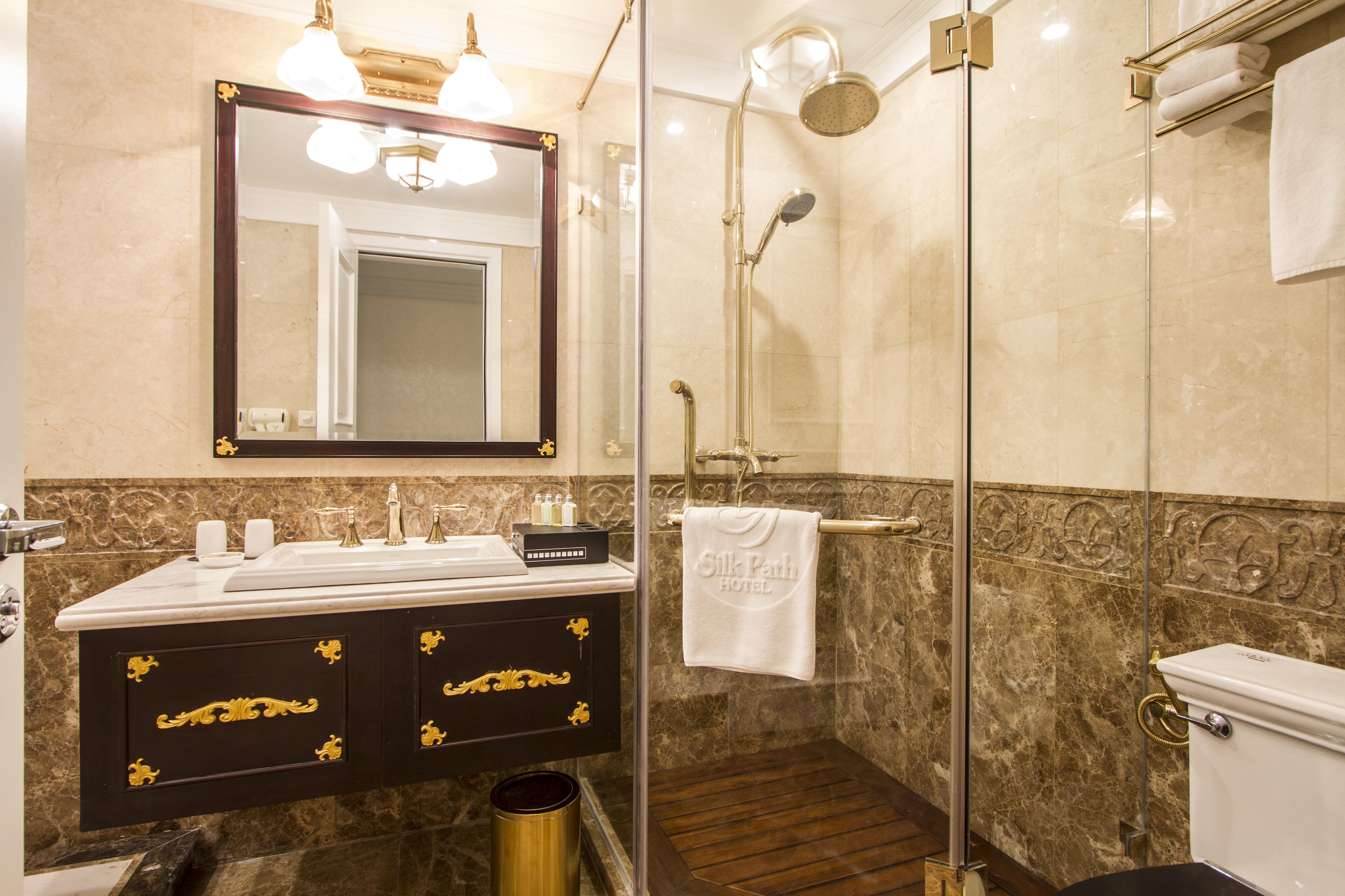 Silk Path Boutique 4*