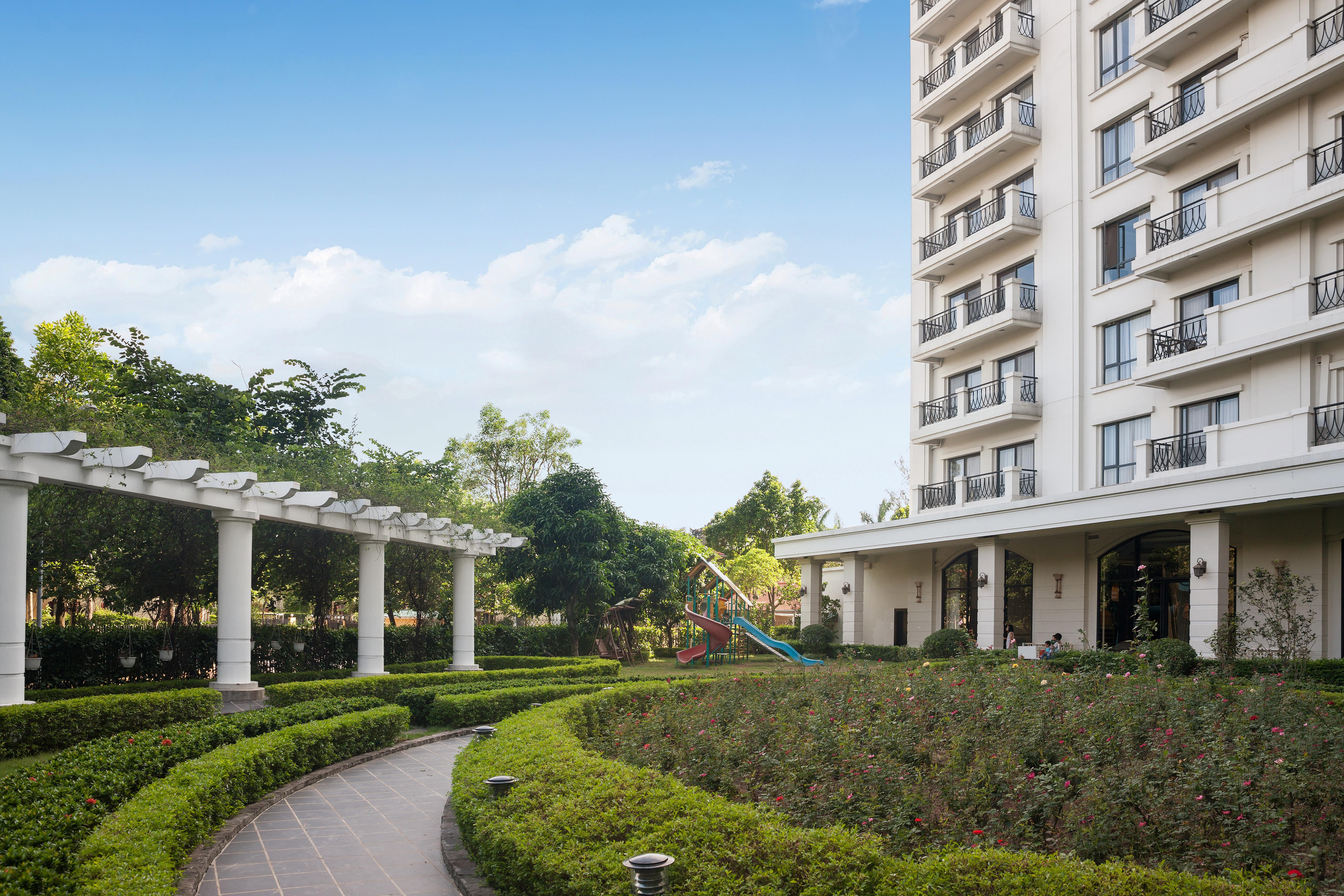 Elegant Hồ Tây 5*
