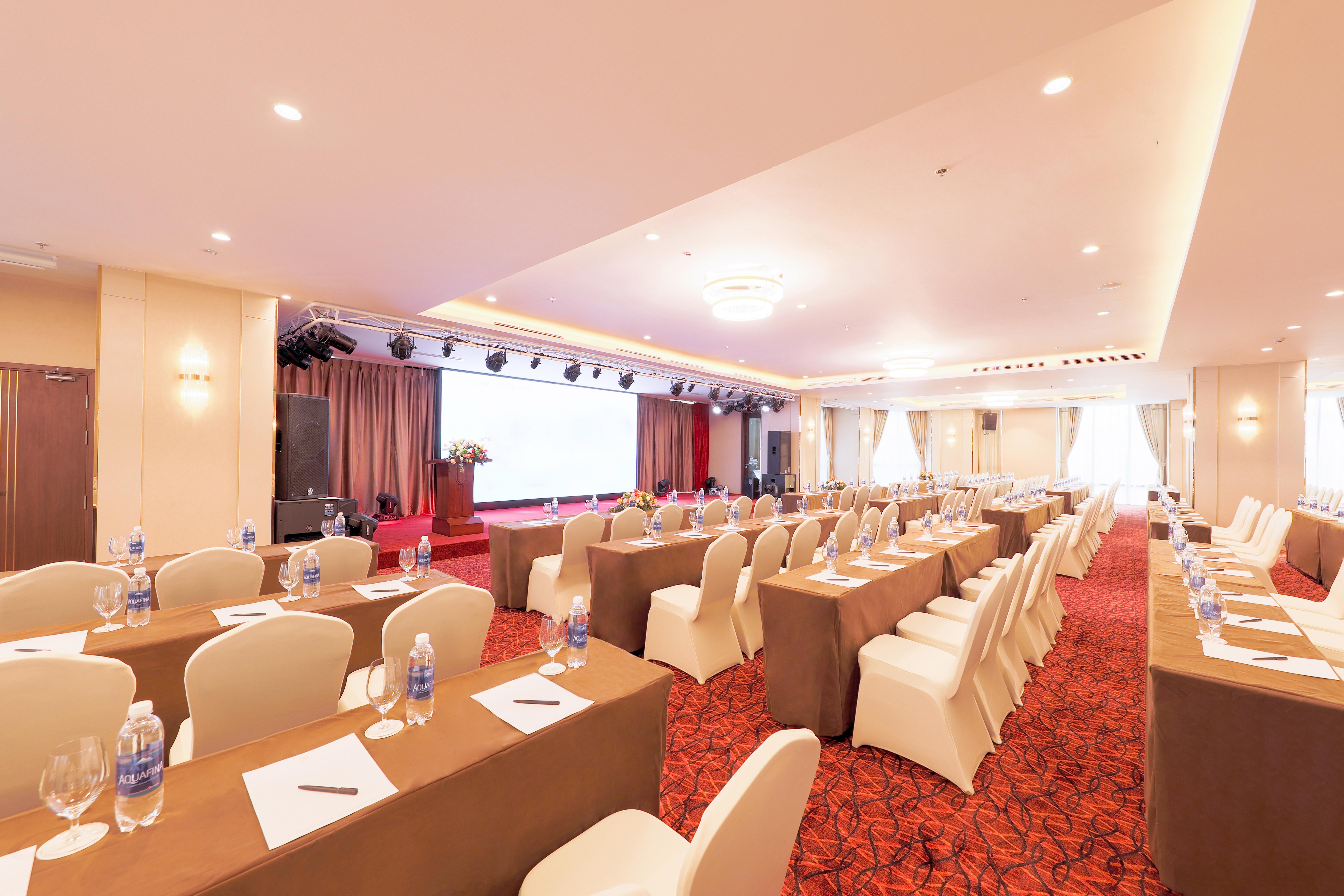 Grand Vista Hotel