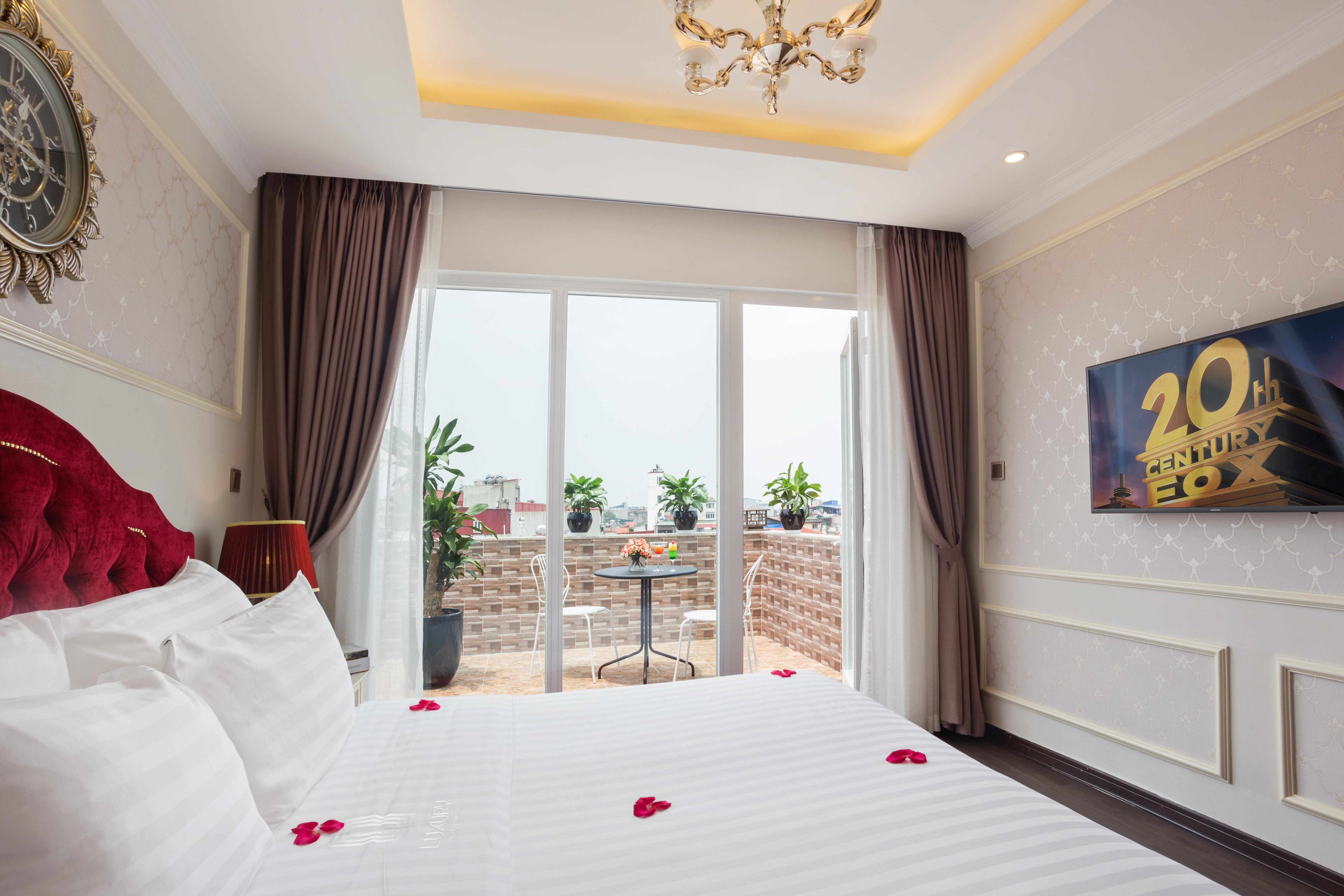 Hotel Luxury Old Quarter & Gym 4*