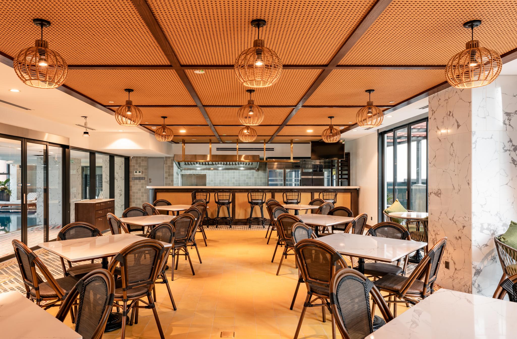 Moevenpick Living West 5*
