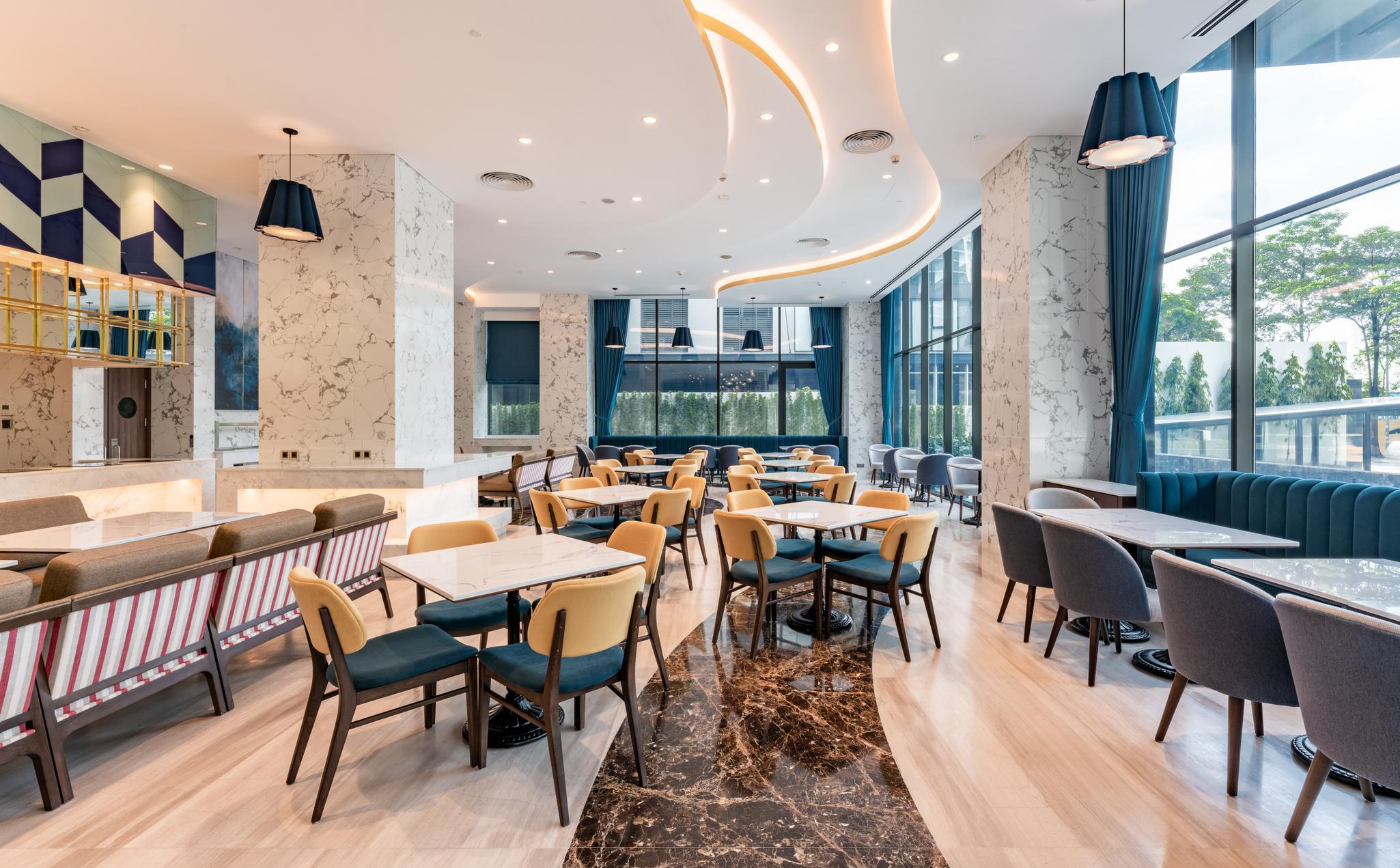 Moevenpick Living West 5*