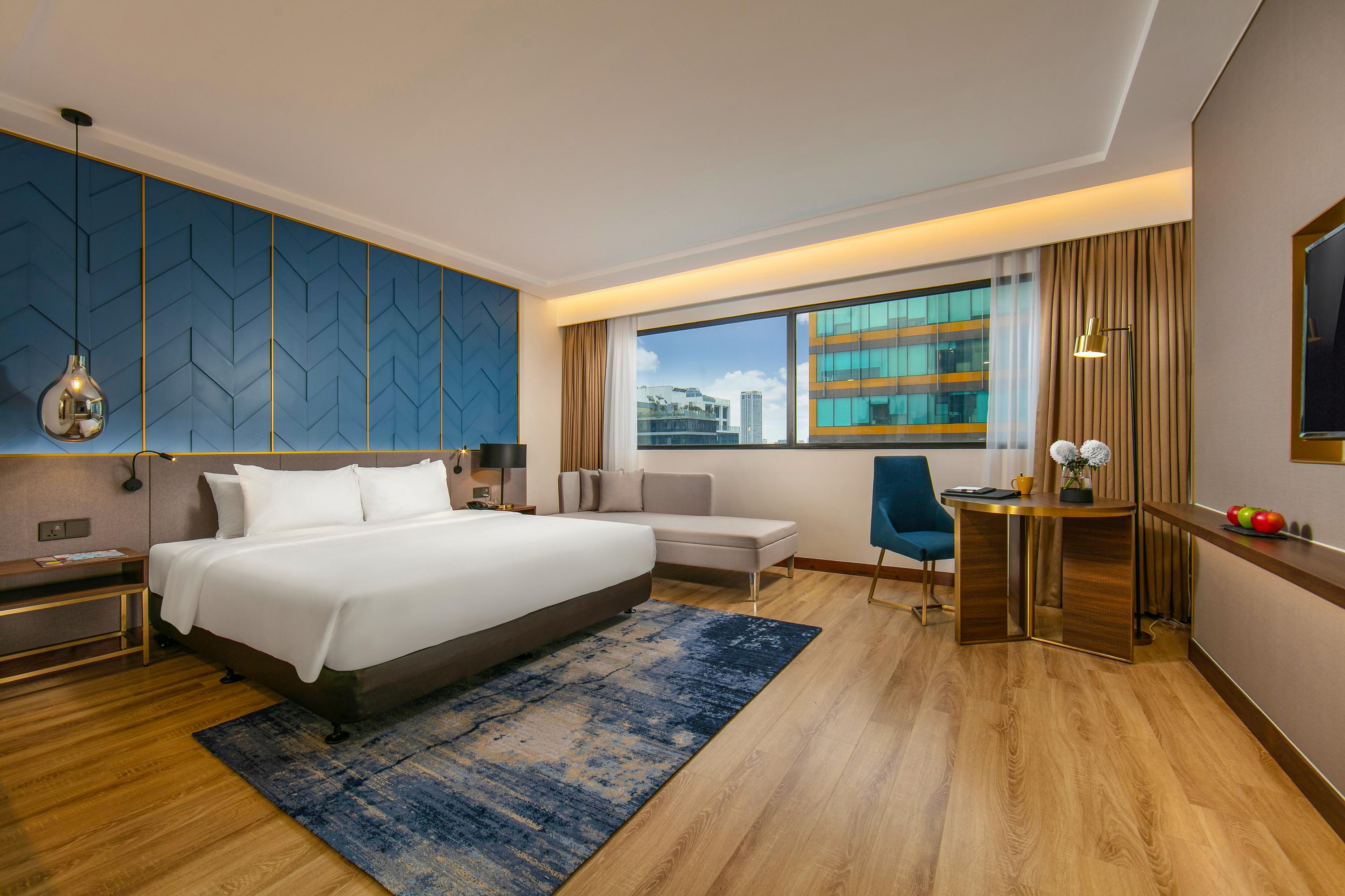 Moevenpick Living West 5*