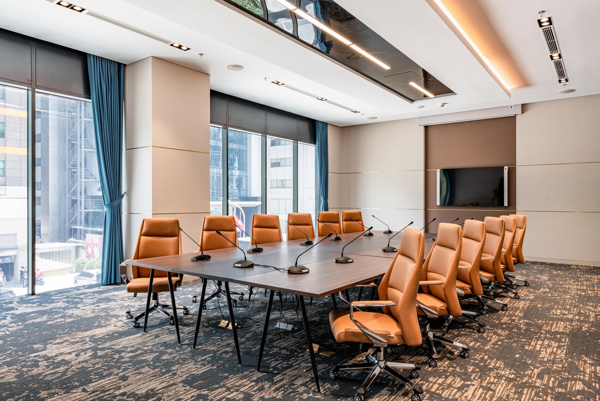 Moevenpick Living West Hotel 5*