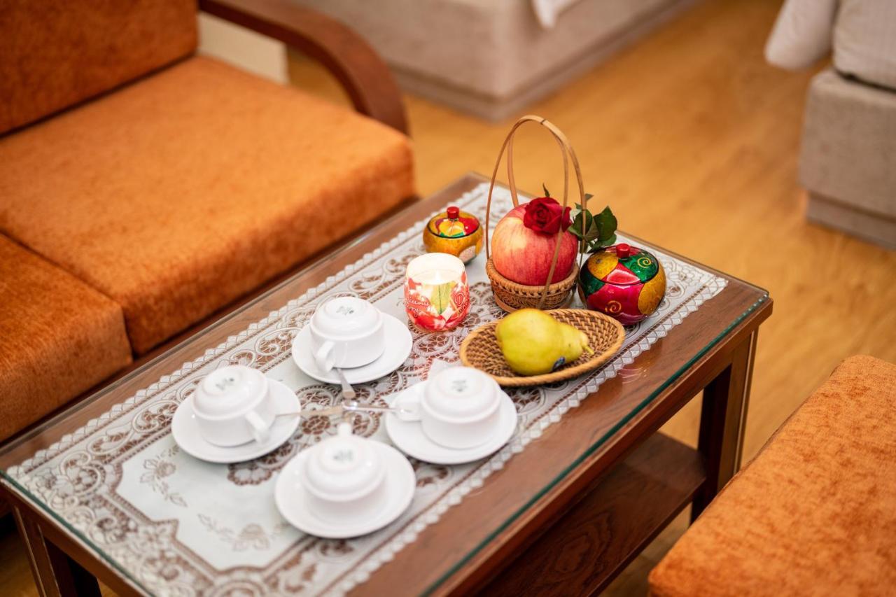 Golden Legend Diamond & Travel Hotel