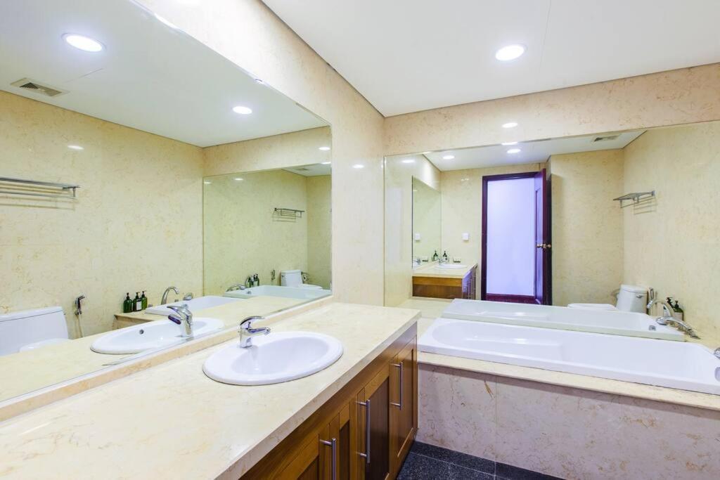 Chi's House - Vinhomes Royal - 2br Apartment *