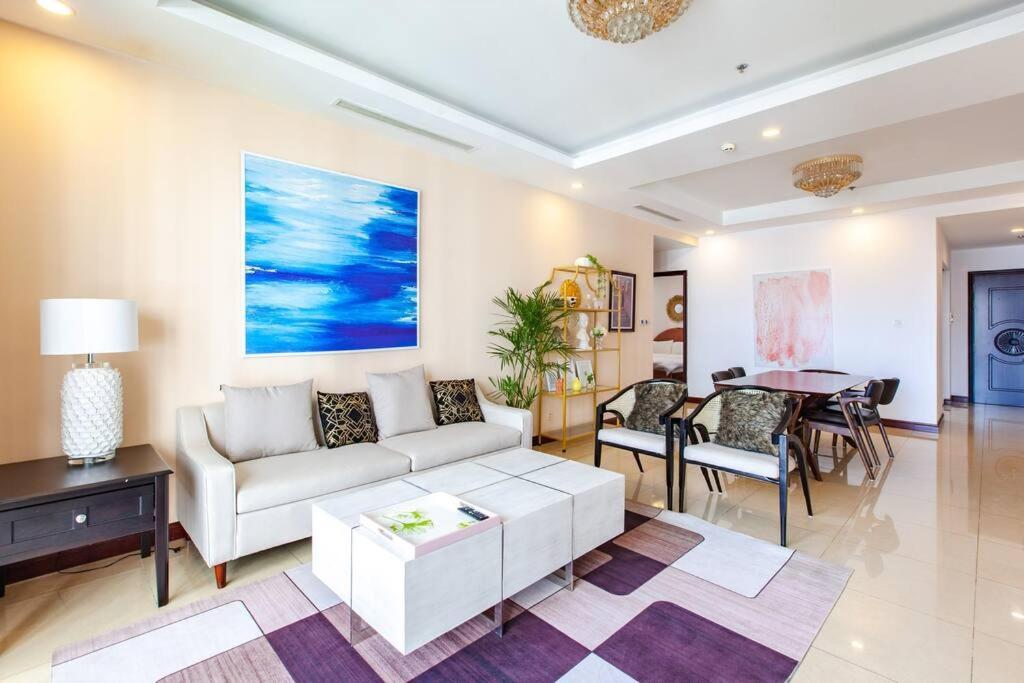 Chi's House - Vinhomes Royal - 2br *